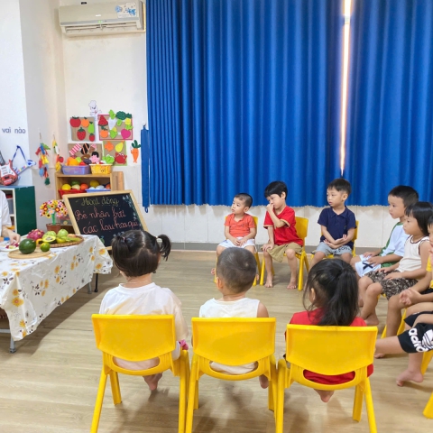Hoạt động nhận biết các loại hoa quả của lớp mầm tại Trường Mầm Non Mỹ An